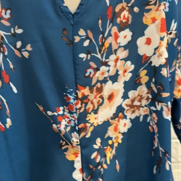 Floral Top Medium - Picture 11 of 16